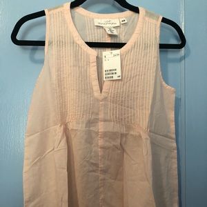 Sleeveless blouse